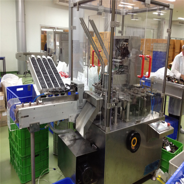 3 atau 4 keping mesin pengkondongan kondom