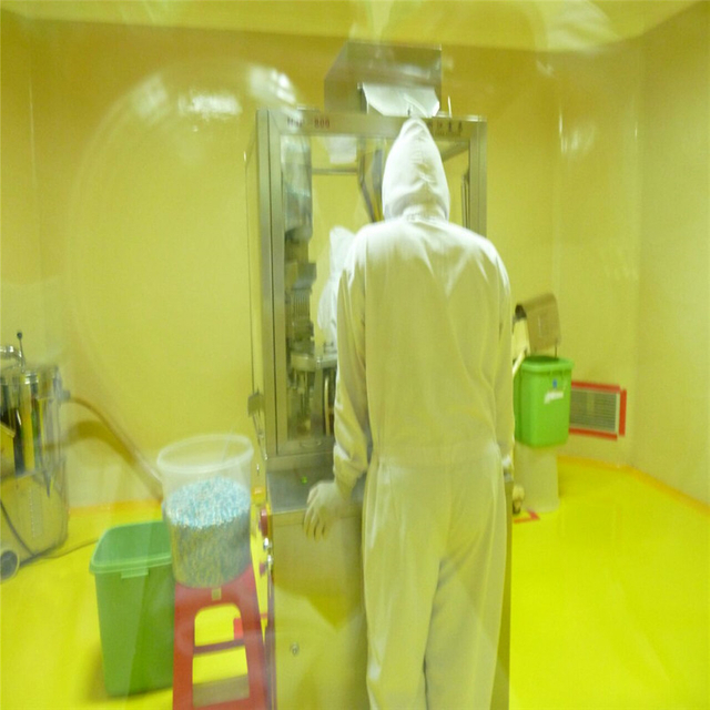 Cusotmmer Vietnam membeli mesin mengisi kapsul automatik NJP-800