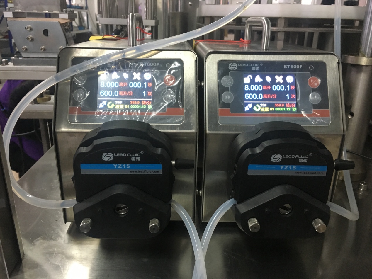 Pengisian botol pembasmi kuman alkohol dan mesin caping04