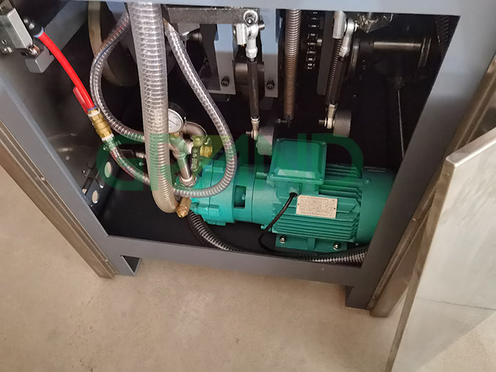 Pam vakum jenis air dan tangki airnya